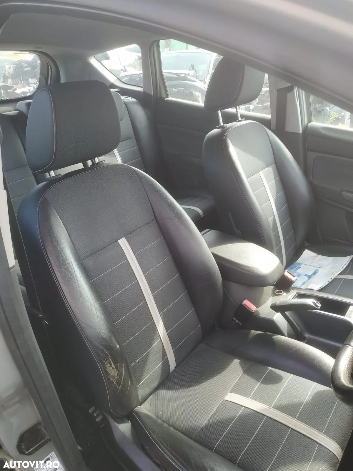 Dezmembrez Ford Kuga - 5