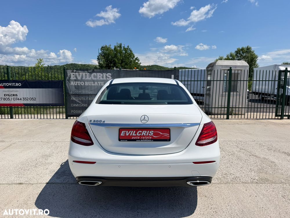 Mercedes-Benz E 300 d Aut. - 9