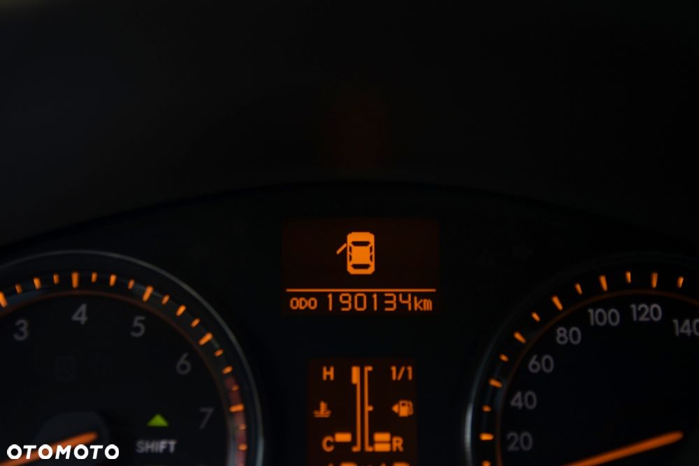 Toyota Avensis 1.8 Executive - 8