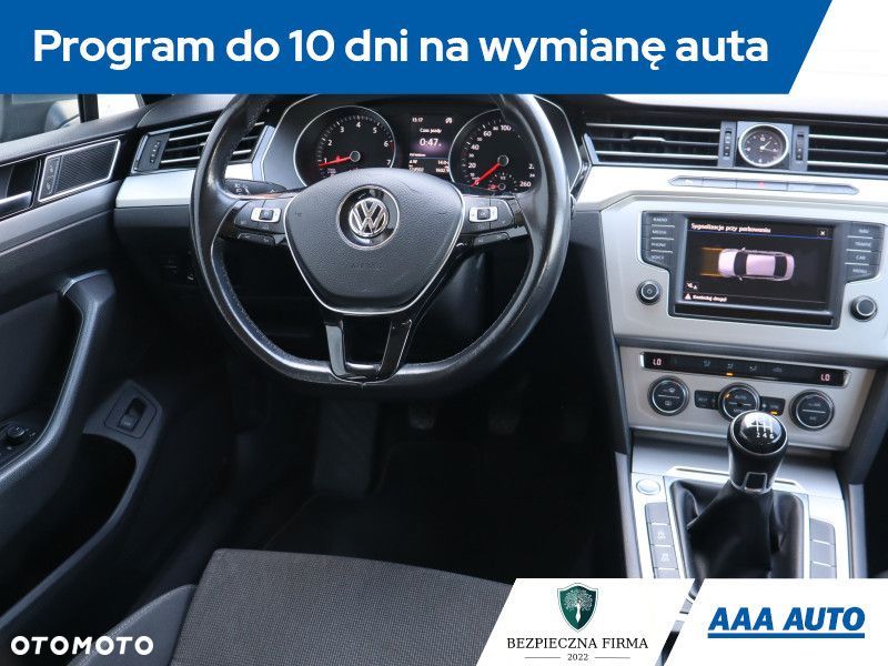Volkswagen Passat - 9