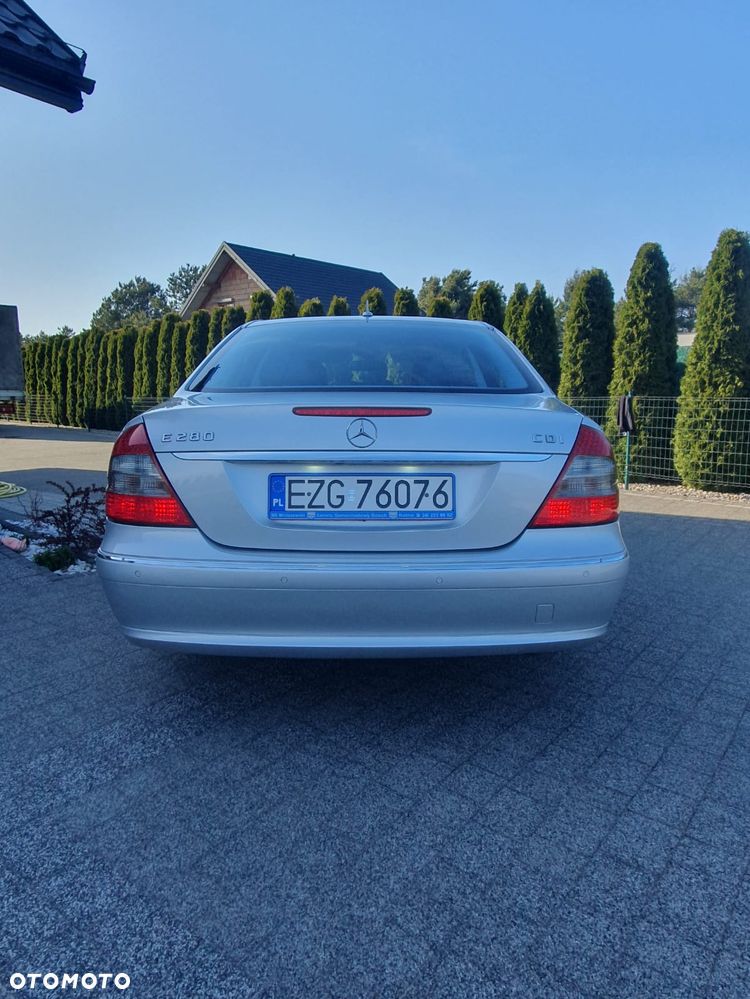 Mercedes-Benz Klasa E 280 CDI 4Matic Automatik Avantgarde DPF - 4