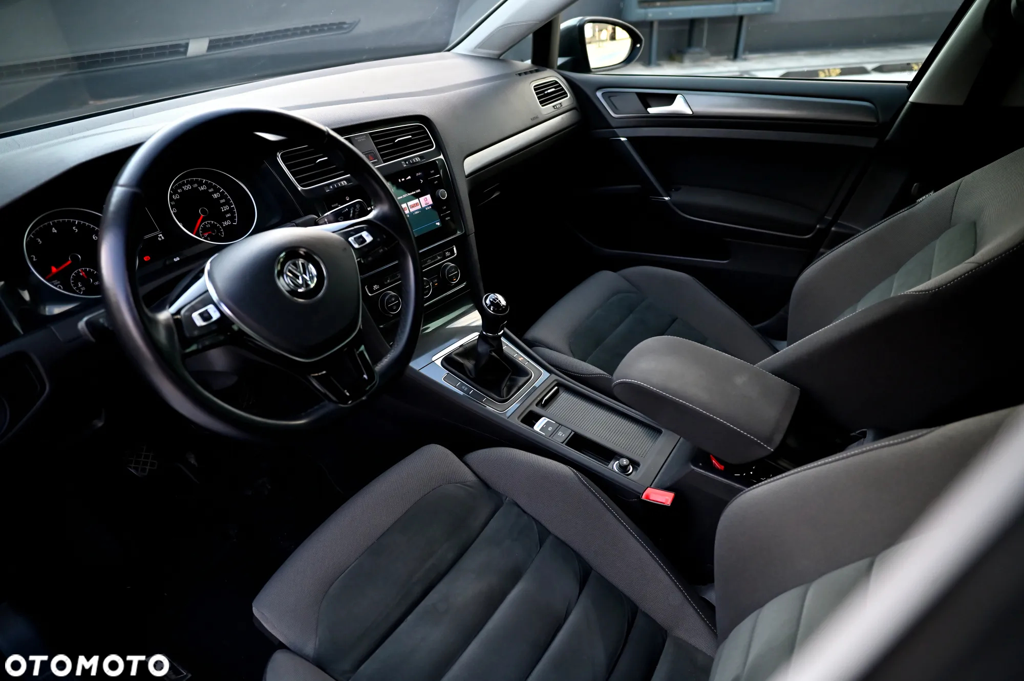 Volkswagen Golf Variant 1.5 TSI OPF R-Line - 22