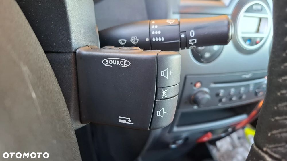 Renault Megane 1.9 dCi Expression - 9