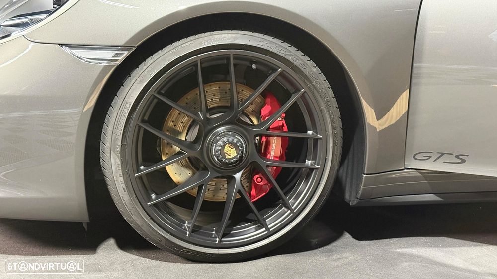 Porsche 911 (991) Carrera 4 GTS PDK - 40