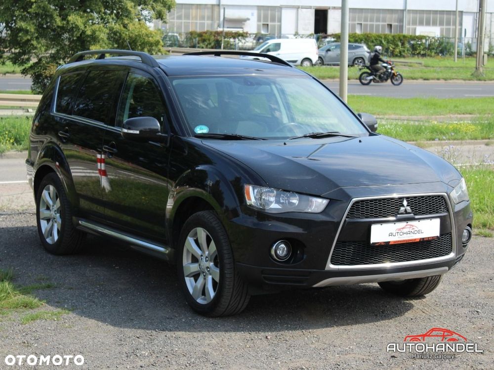 Mitsubishi Outlander - 2