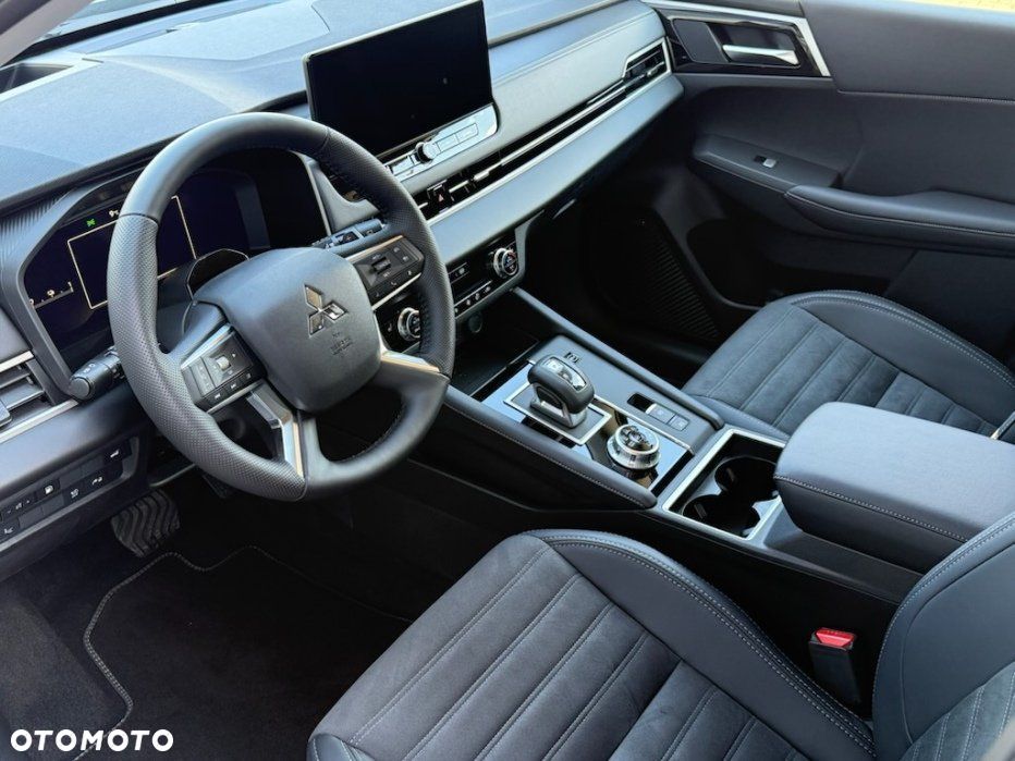 Mitsubishi Outlander - 9