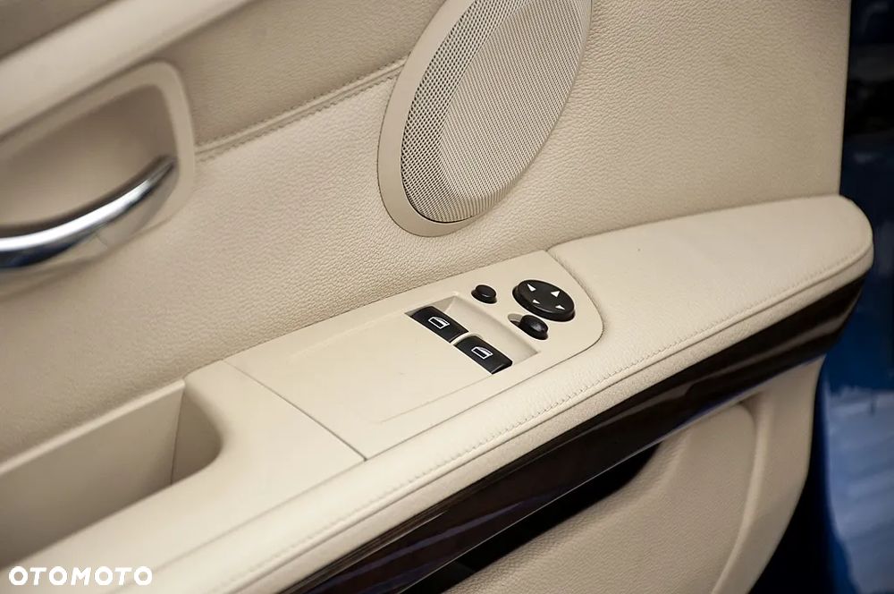 BMW Seria 3 330xd - 24