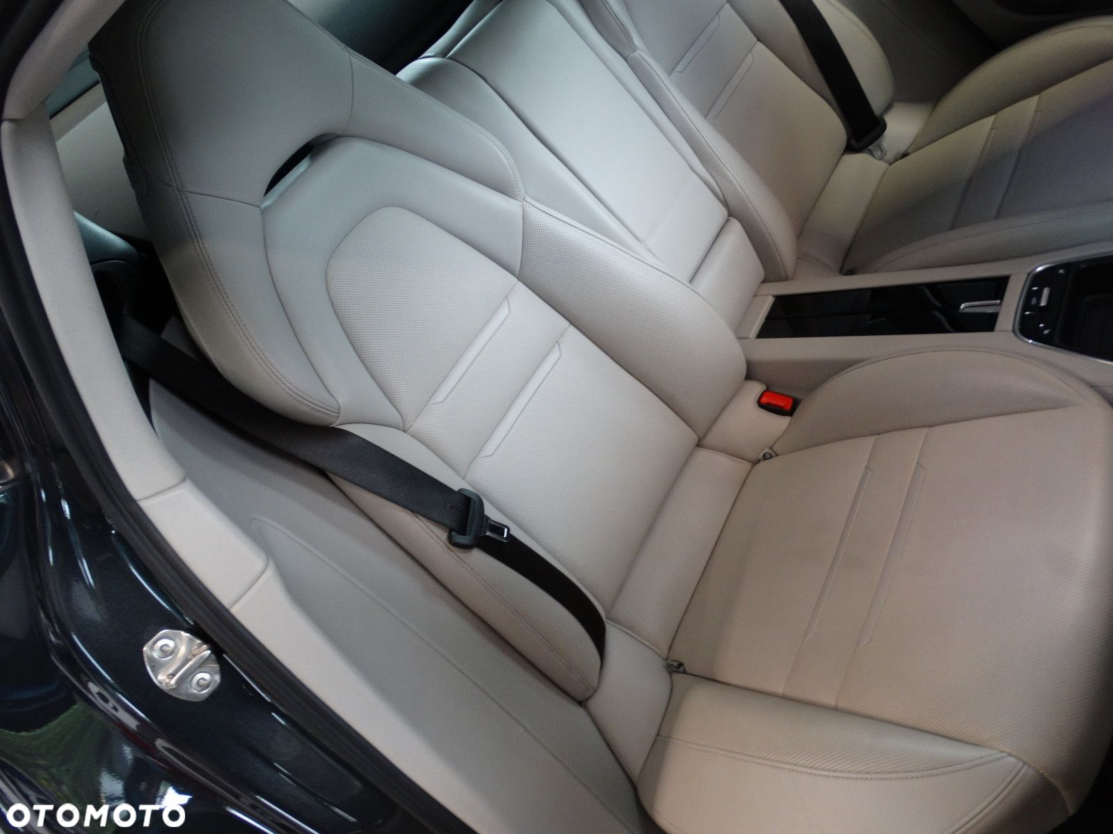 Porsche Panamera - 16