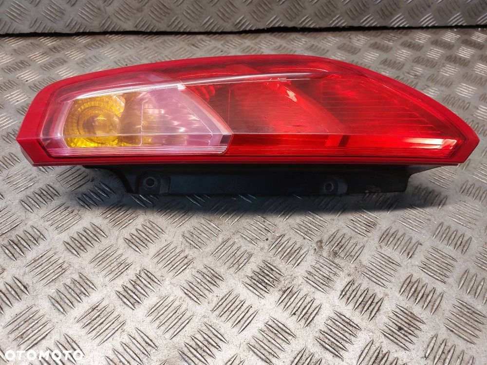 LAMPA PRAWY TYŁ FIAT GRANDE PUNTO I 51701590 - 3
