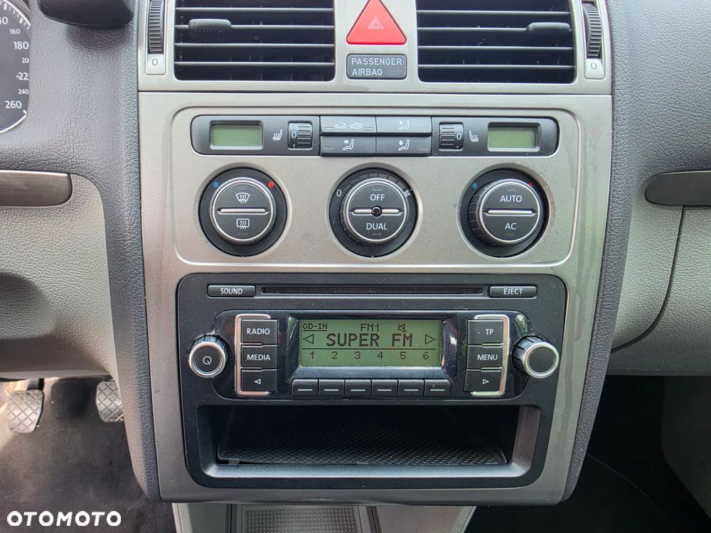 Volkswagen Touran 1.9 TDI DPF Highline - 24