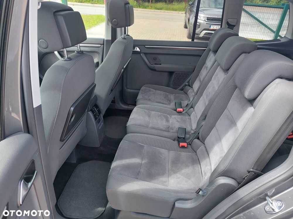 Volkswagen Touran 2.0 TDI DPF Highline DSG - 19
