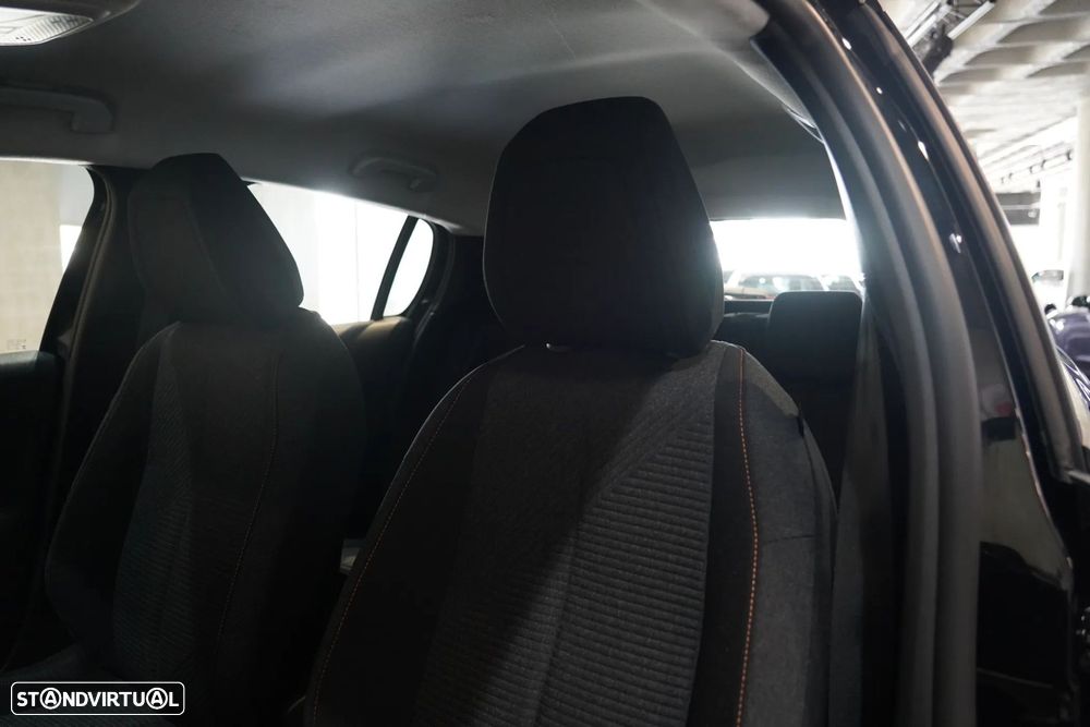 Peugeot 208 - 26