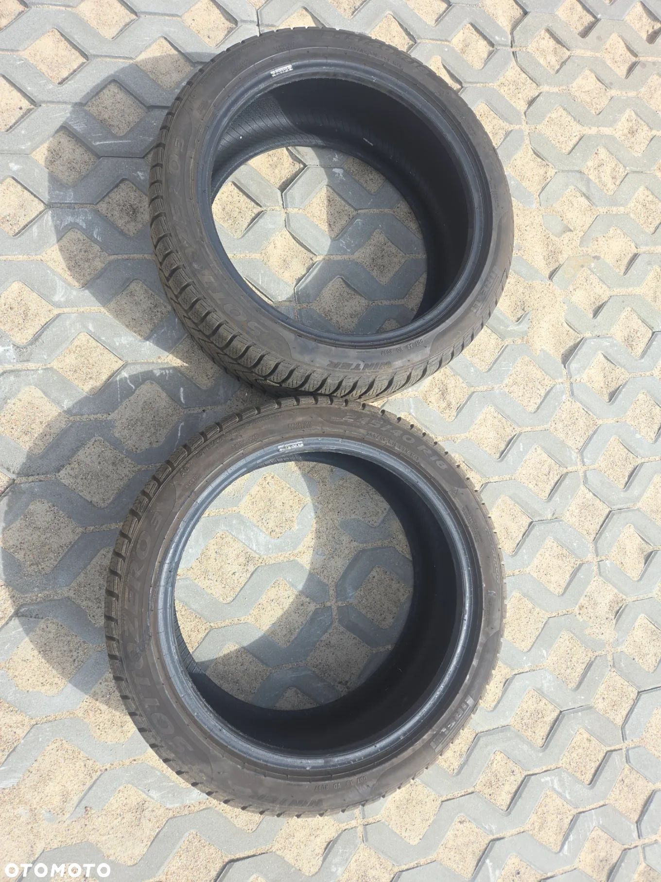 OPONY PIRELLI SOTTOZERO 245 40 18 - 1