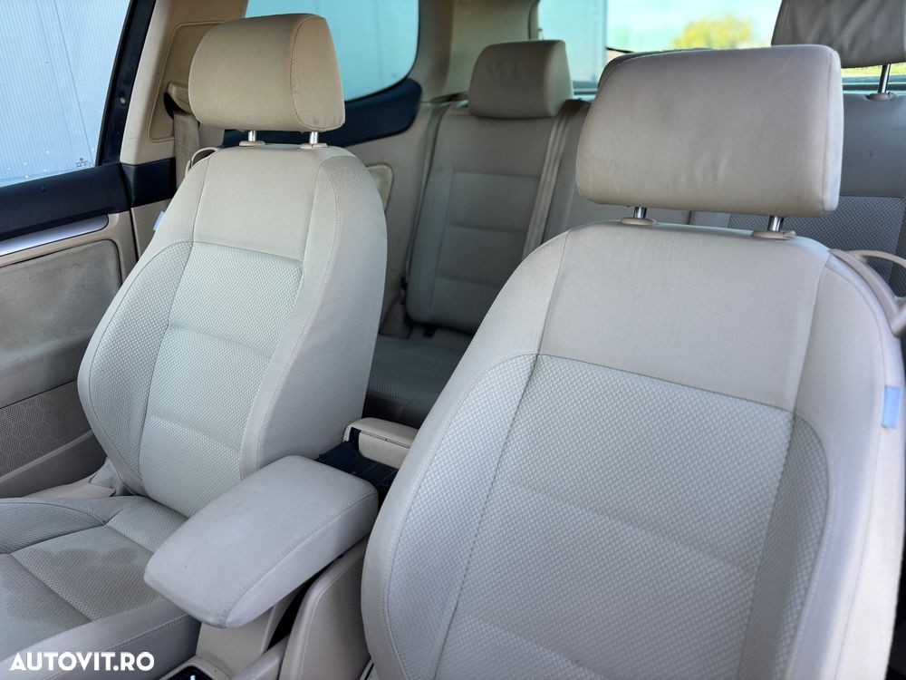 Volkswagen Golf 2.0 TDI Comfortline DSG - 12