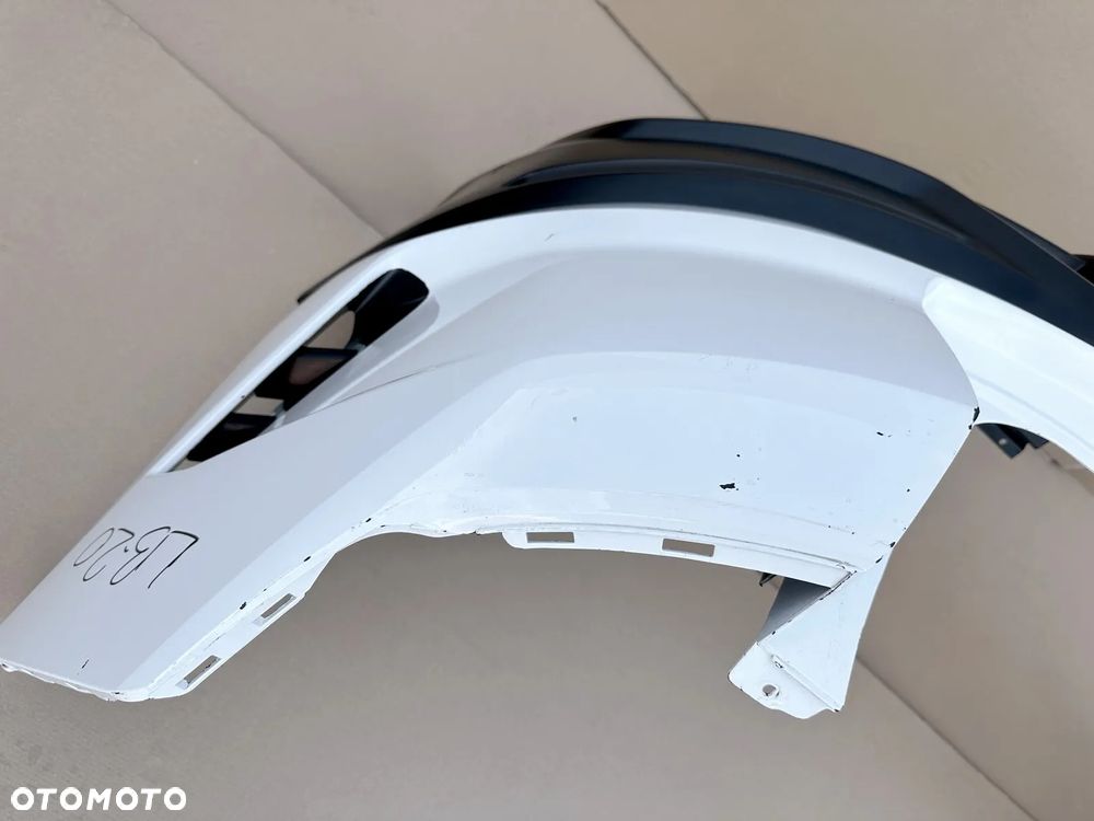 Zderzak Tylny Lamborghini URUS, kompletny - tył - 12