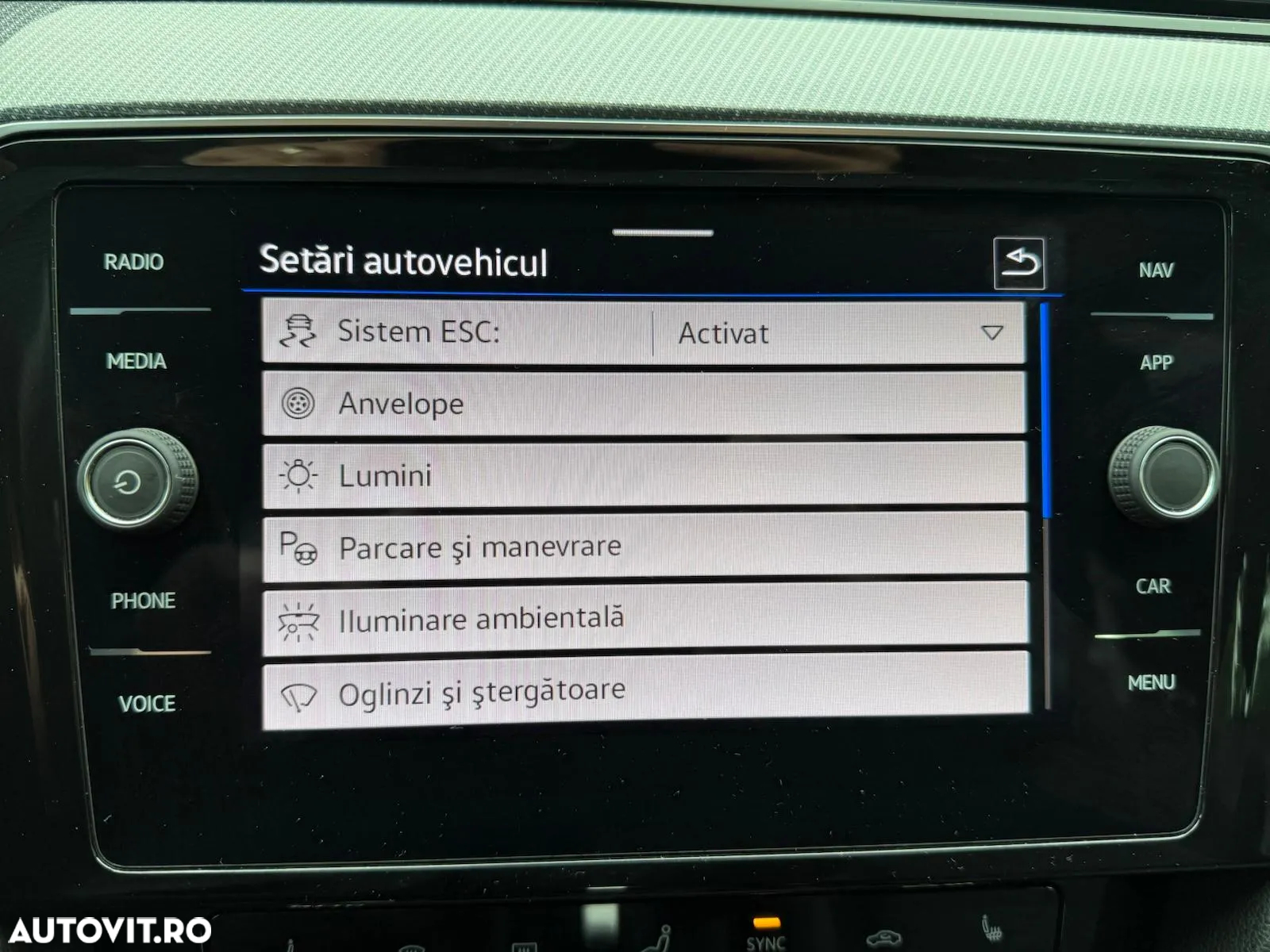Volkswagen Passat Variant 2.0 TDI SCR DSG Business - 35