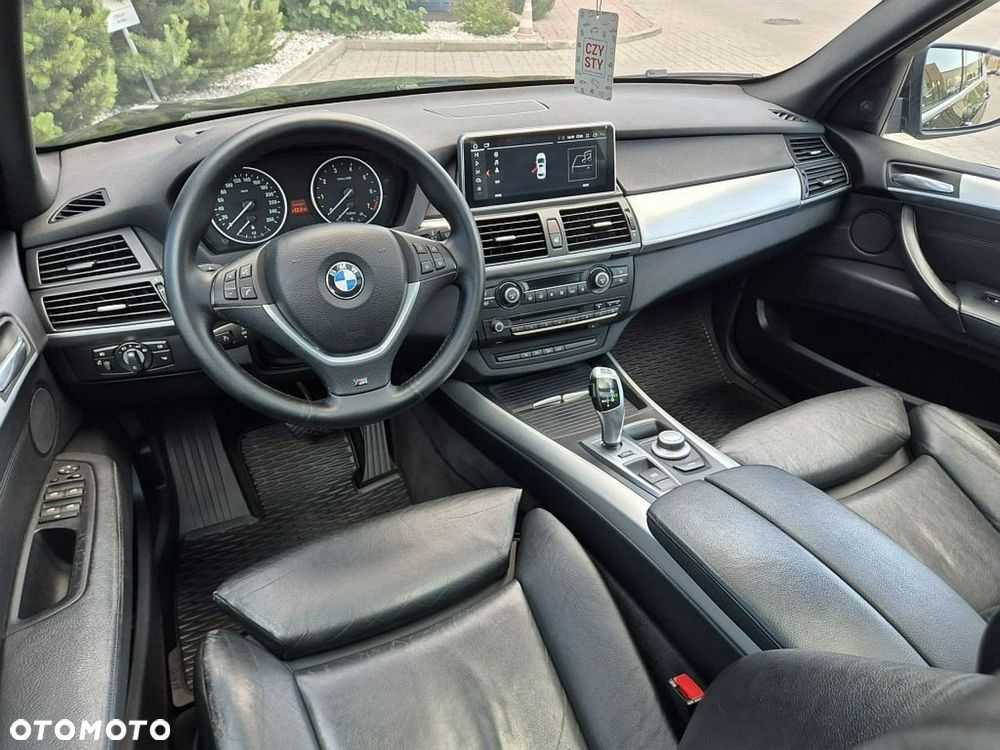 BMW X5 4.8i xDrive - 18