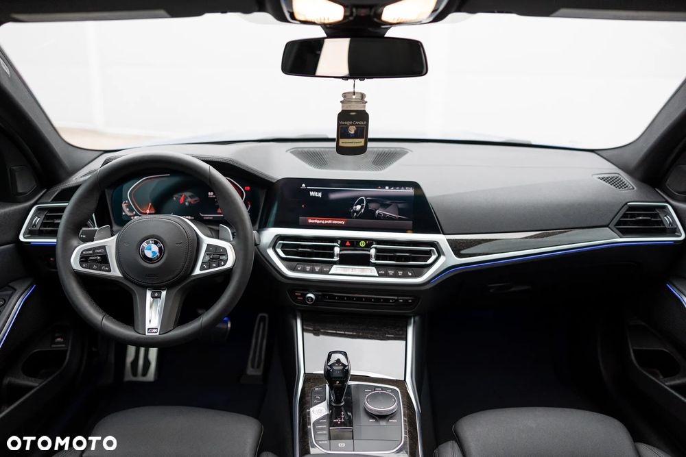 BMW Seria 3 330i xDrive M Sport - 24