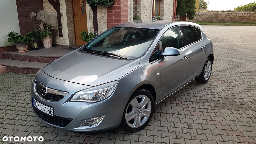 Opel Astra 1.4 T Cosmo - 11