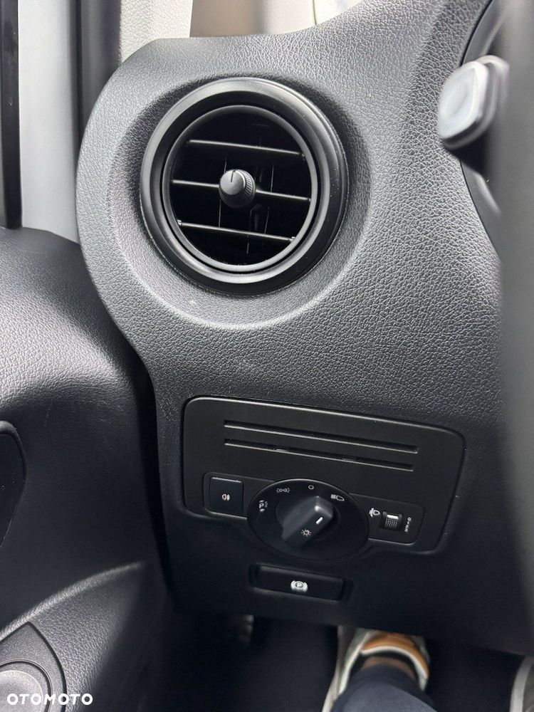 Mercedes-Benz Vito - 25