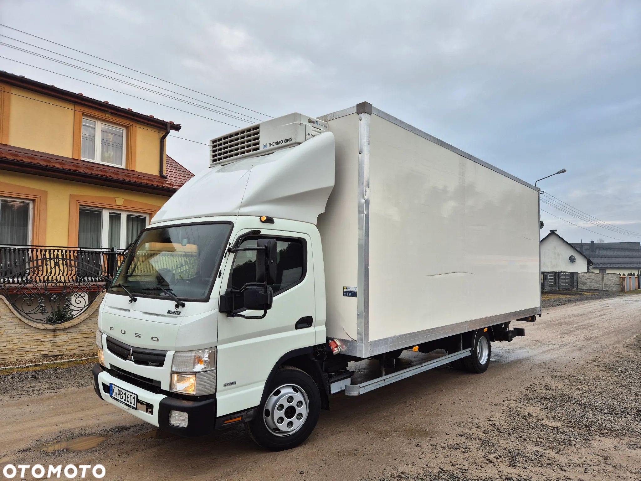 Mitsubishi CANTER 75C18 DMC 7499KG IZOTERMA 6.20 DŁ WINDA CHŁODNIA MROZNIA - 1
