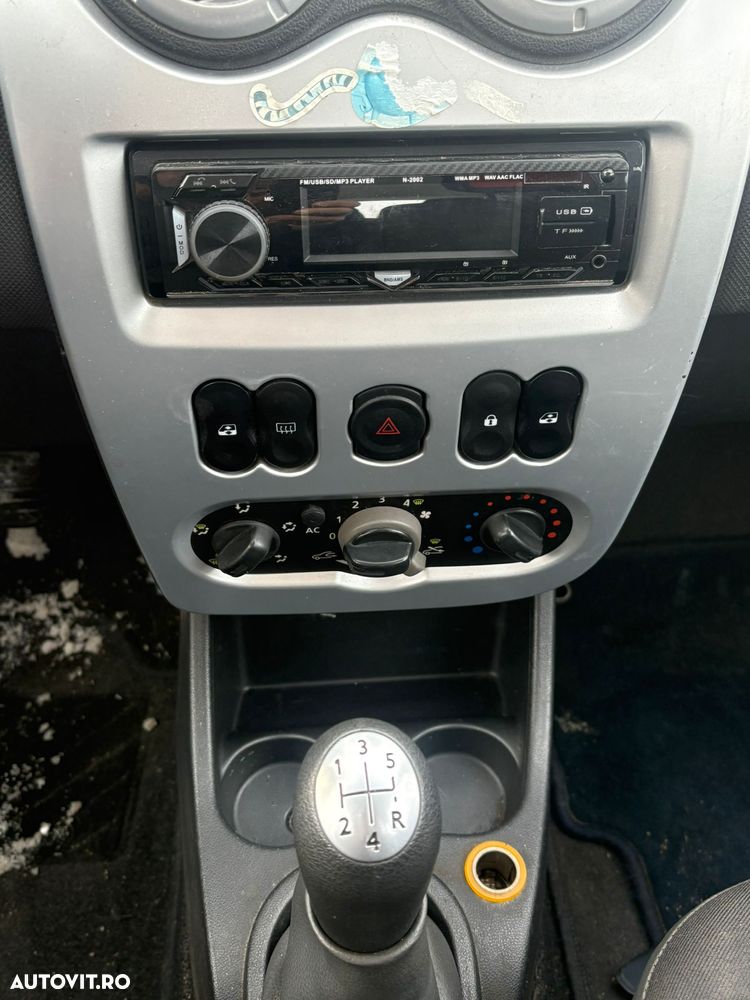 Dacia Sandero 1.6 MPI Laureate - 8