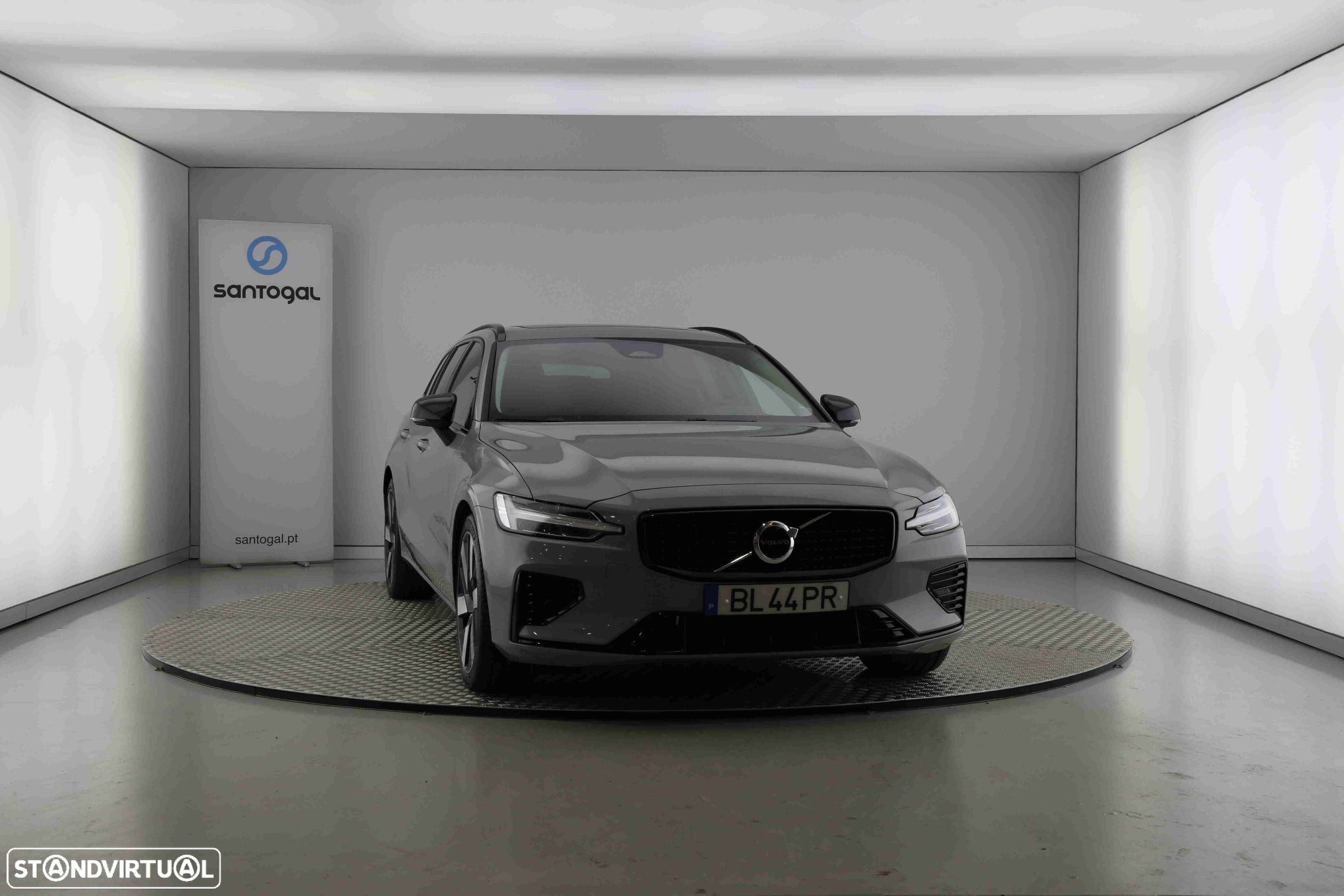 Volvo V60 2.0 T6 AWD TE Plus Dark - 2
