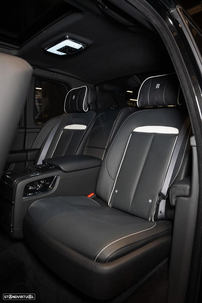 Rolls Royce Cullinan Black Badge - 32