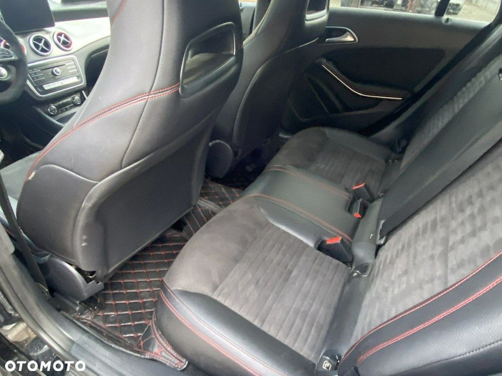 Mercedes-Benz CLA 180 7G-DCT - 21