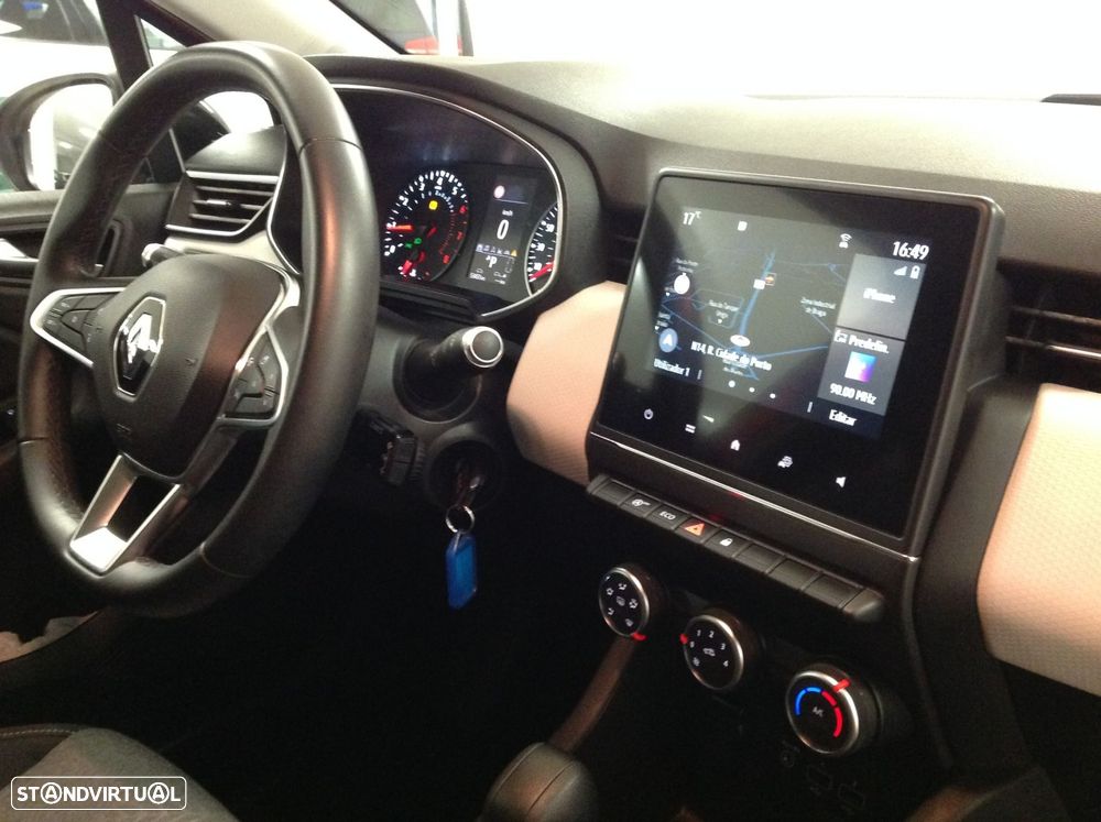 Renault Clio 1.0 TCe Limited CVT - 34