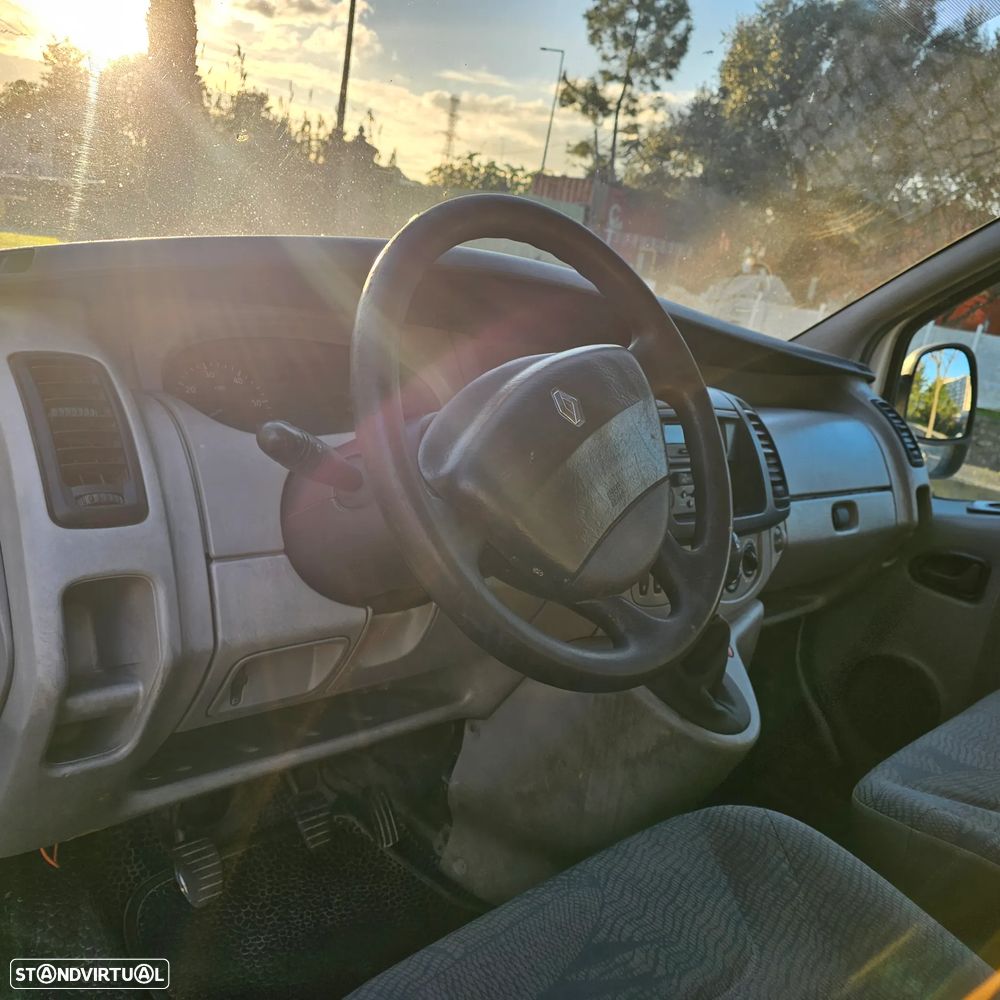 Renault Trafic - 21