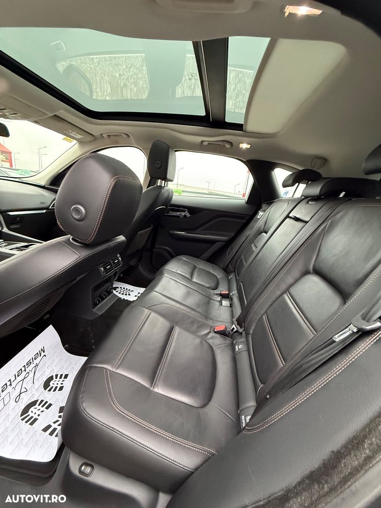 Jaguar F-Pace 20d AWD Aut. Portfolio - 13