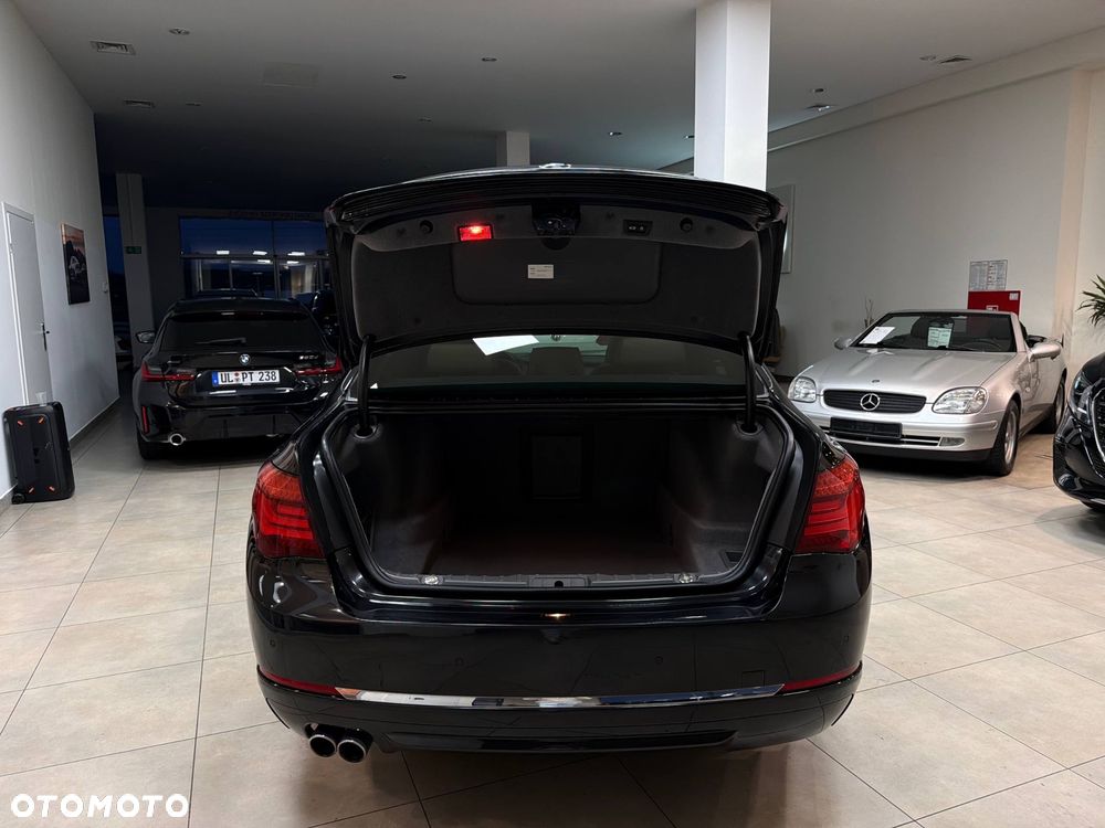 BMW Seria 7 730d Edition Exclusive - 40