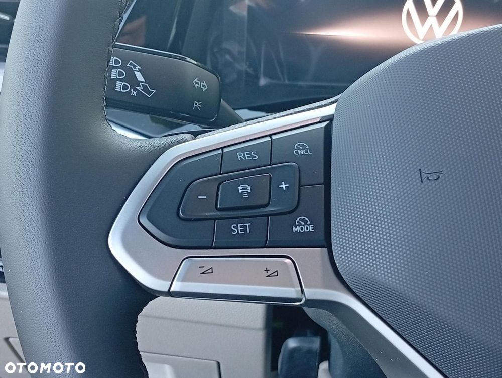 Volkswagen Multivan - 11