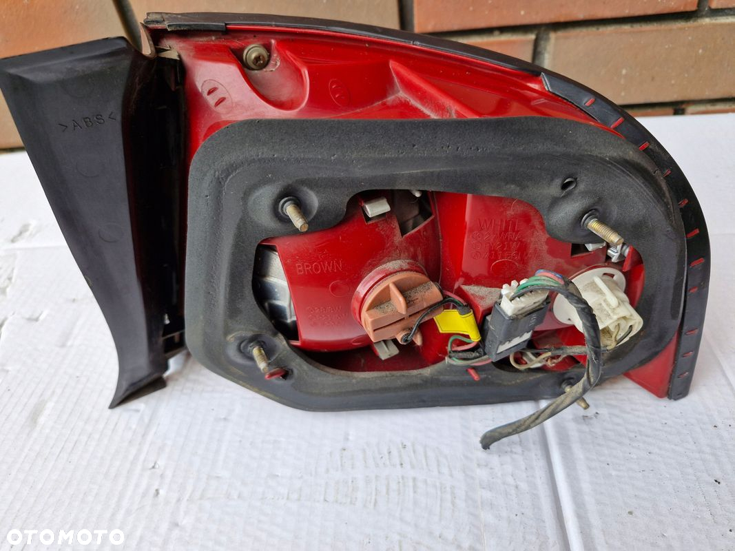 LAMPA TYŁ TYLNA lewa Kia Magnetis 03-06r - 4