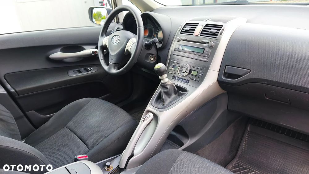 Toyota Auris 2.0 D-4D Luna - 25