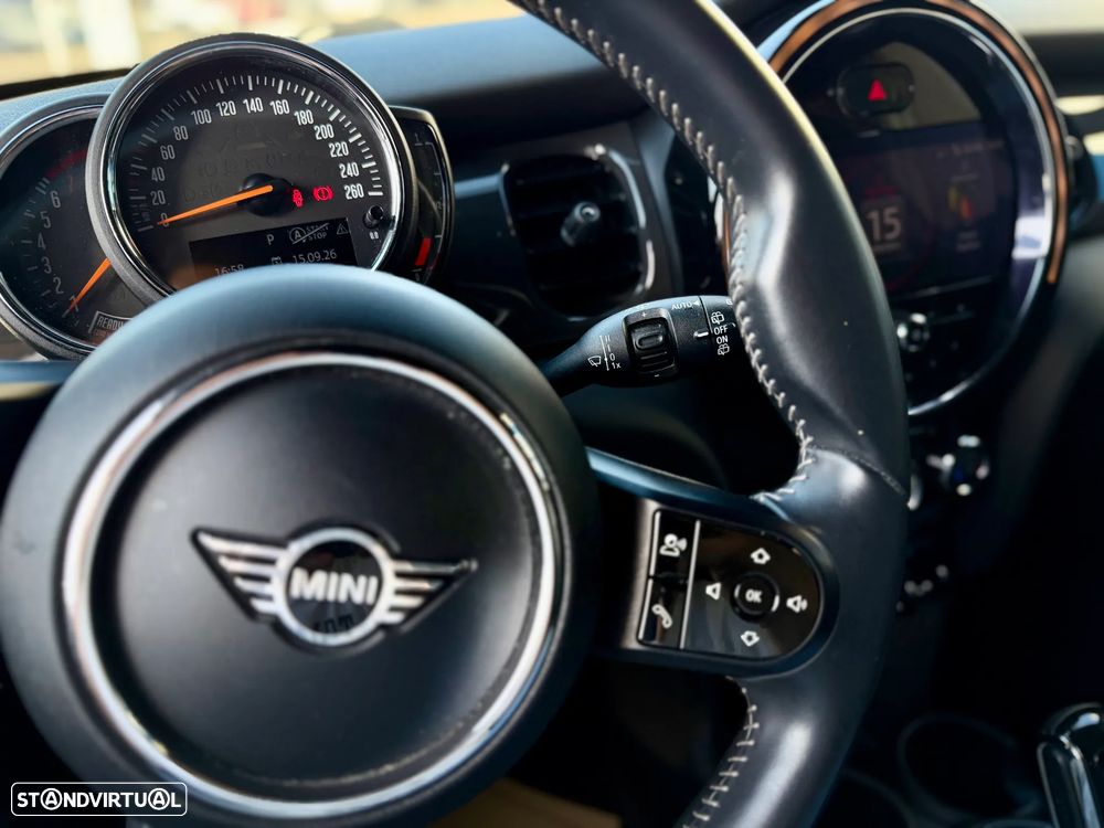 MINI 5 Portas Cooper Auto - 21