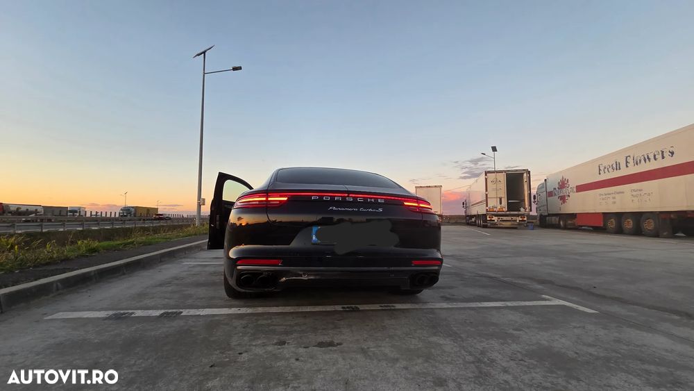 Porsche Panamera Turbo - 5