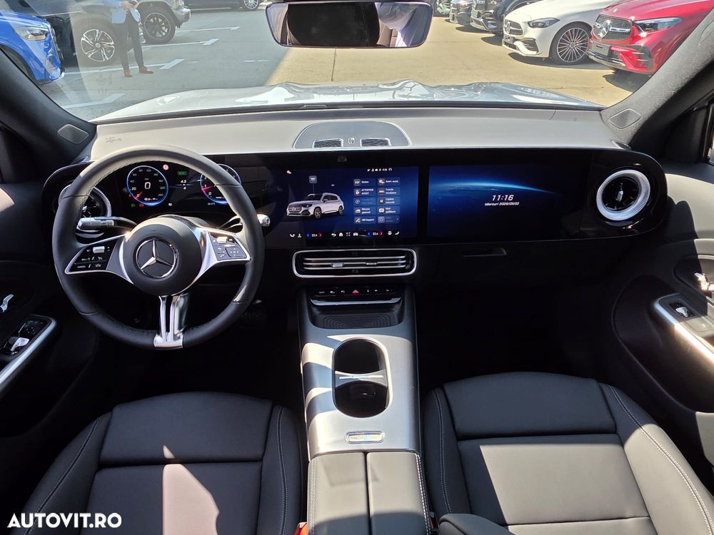 Mercedes-Benz GLB 220 MHEV - 11