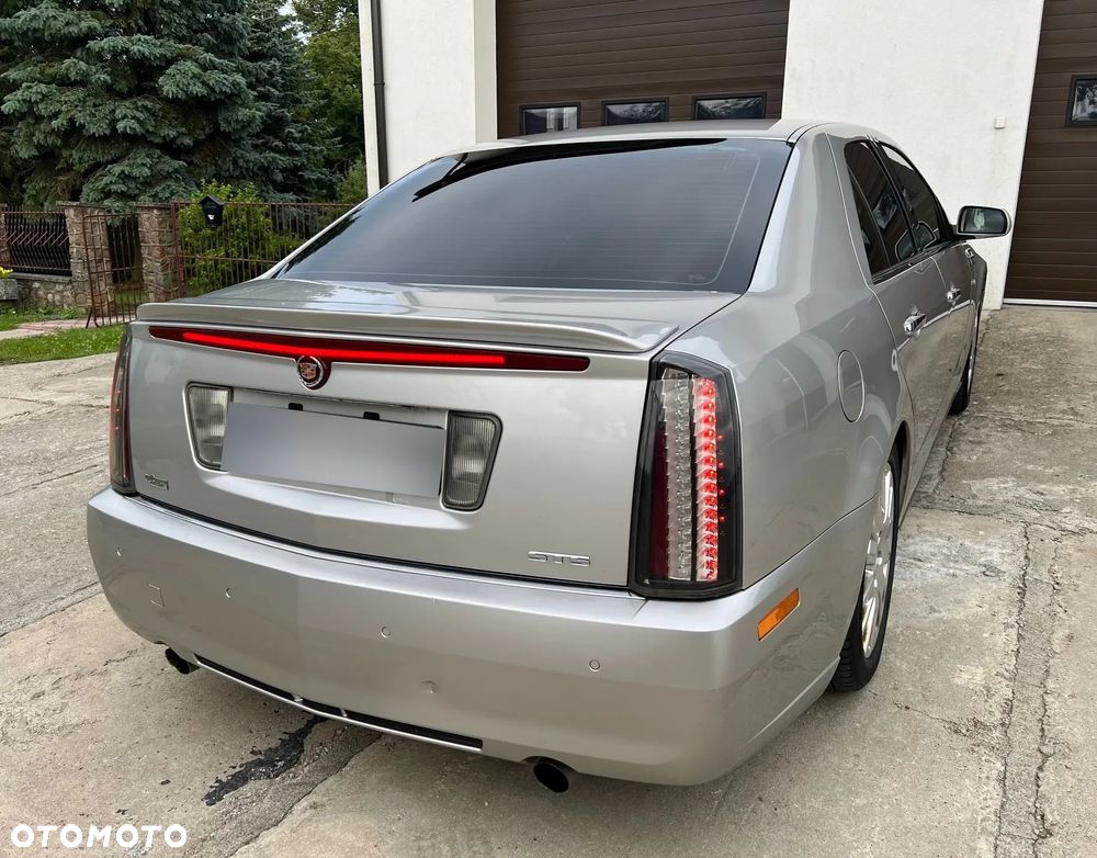 Cadillac STS - 21