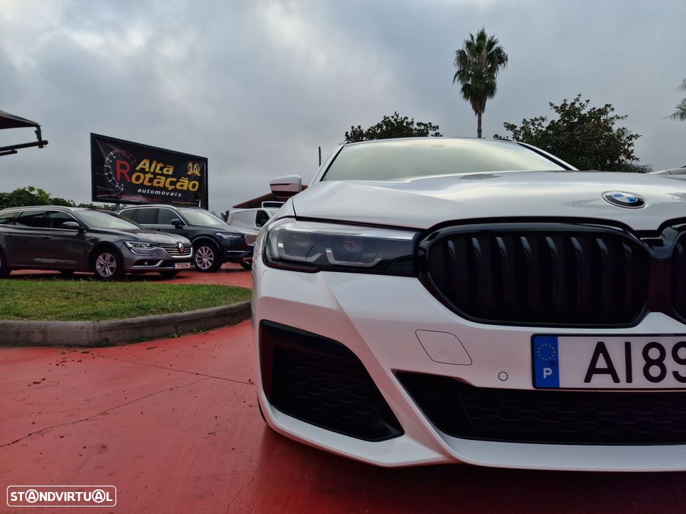 BMW 530 e Pack Desportivo M - 3