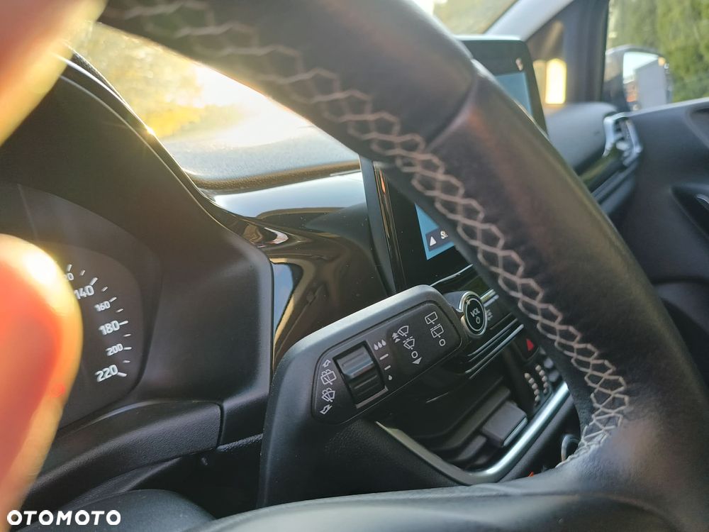 Ford Fiesta 1.0 EcoBoost S&S TITANIUM - 13