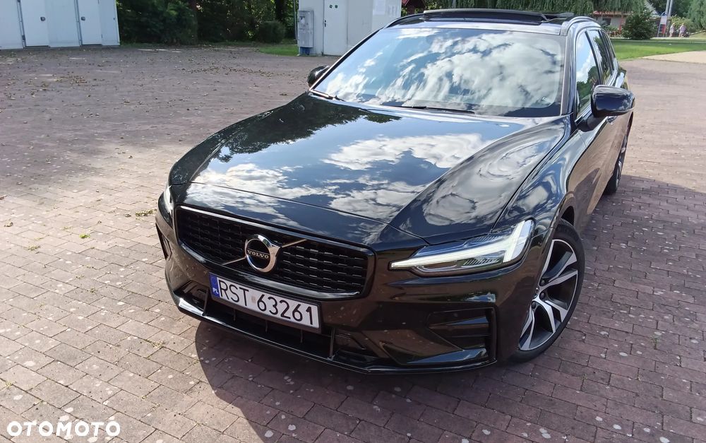 Volvo V60 B5 B R-Design - 1
