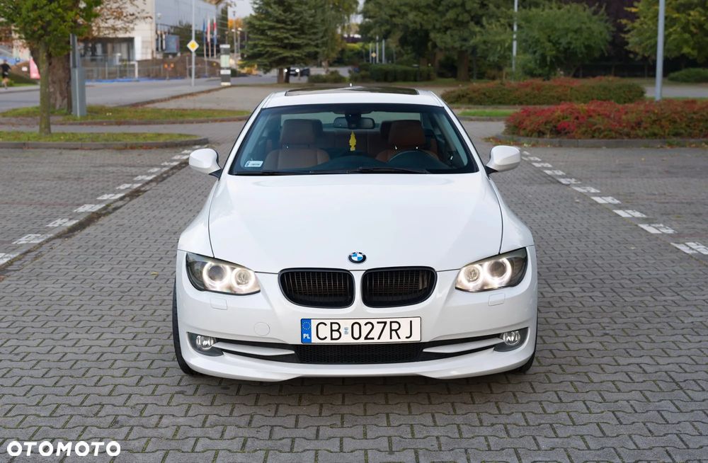 BMW Seria 3 320i - 3
