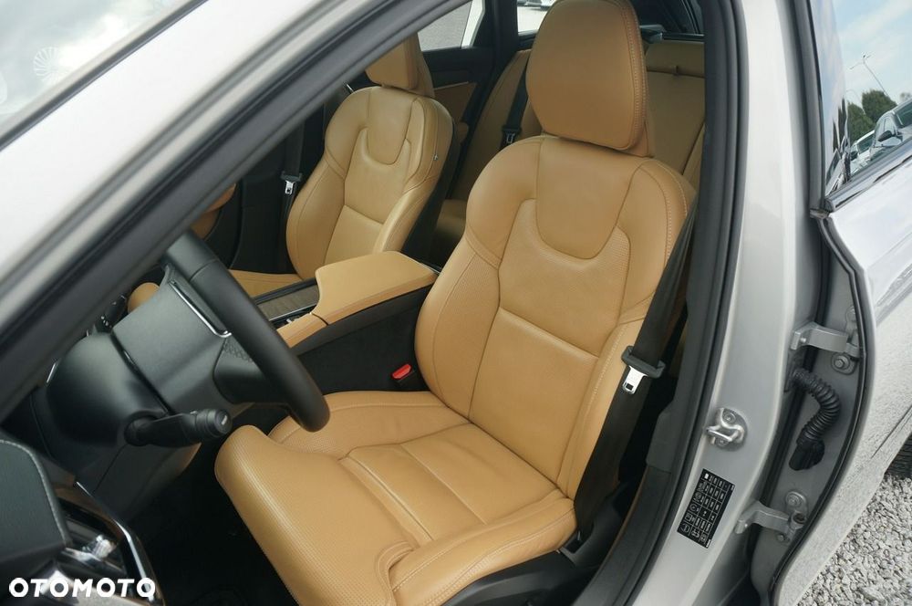 Volvo V90 Cross Country B5 D AWD Ultimate - 32