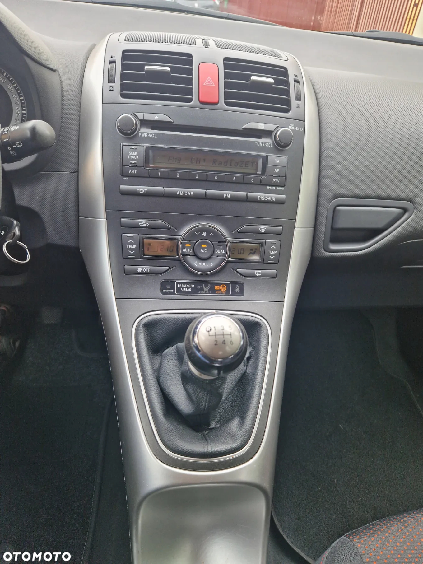 Toyota Auris 1.6 Club - 22