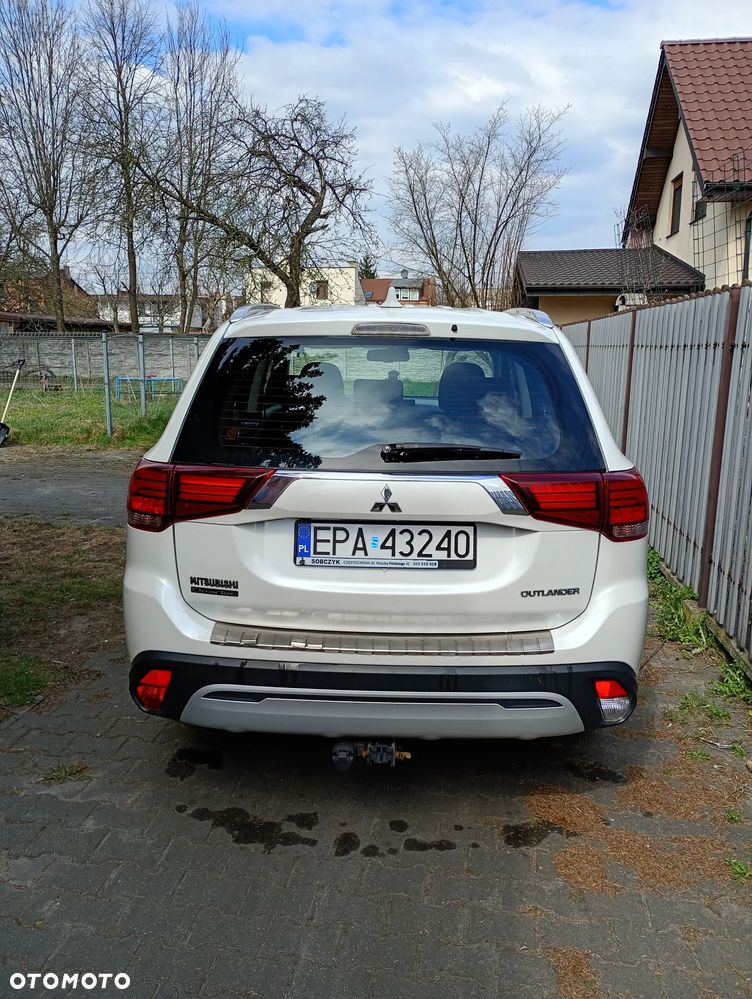 Mitsubishi Outlander - 3