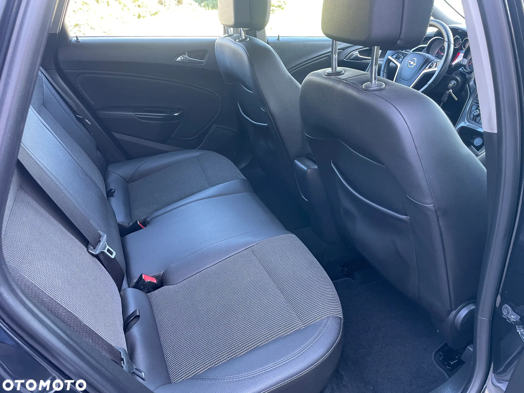 Opel Astra 1.4 Turbo Design Edition - 16