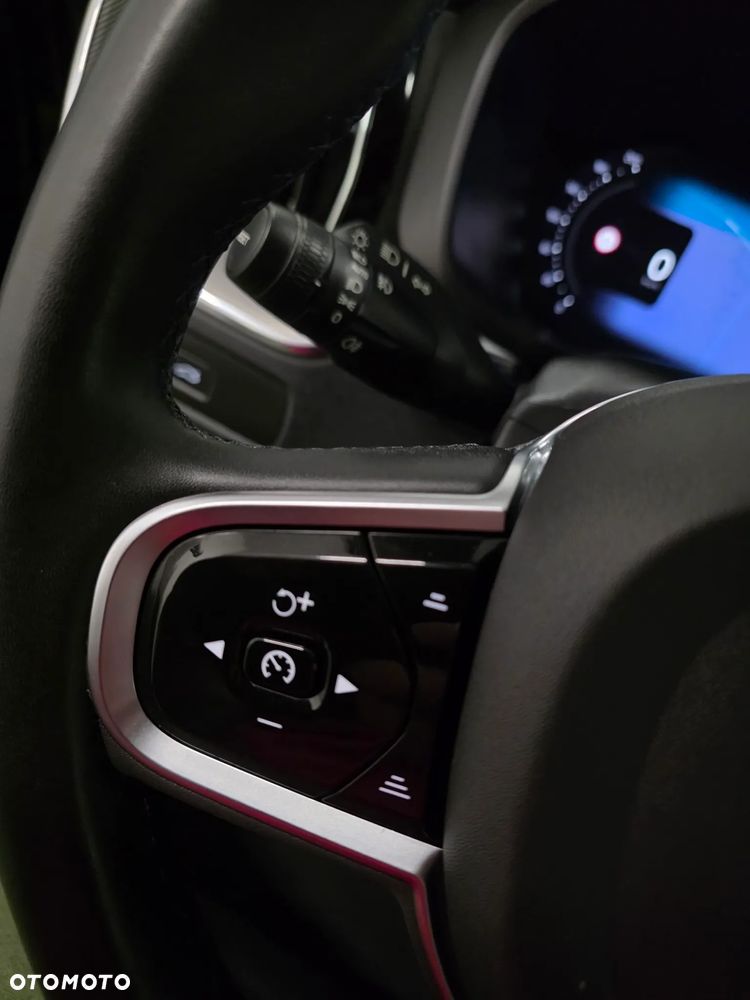 Volvo XC 60 B4 D AWD Ultimate Bright - 22