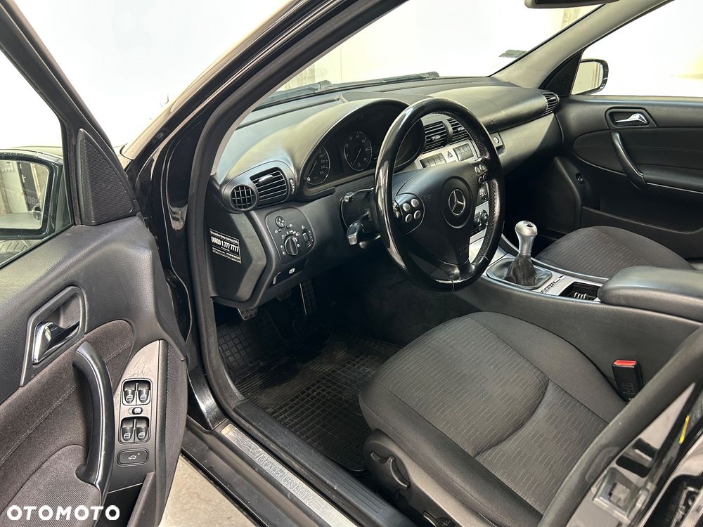 Mercedes-Benz Klasa C 180 Kompressor Avantgarde Sport Edition - 9